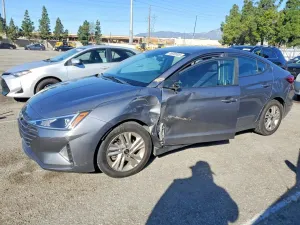 Hyundai Elantra SEL 2.0L 4 2019
