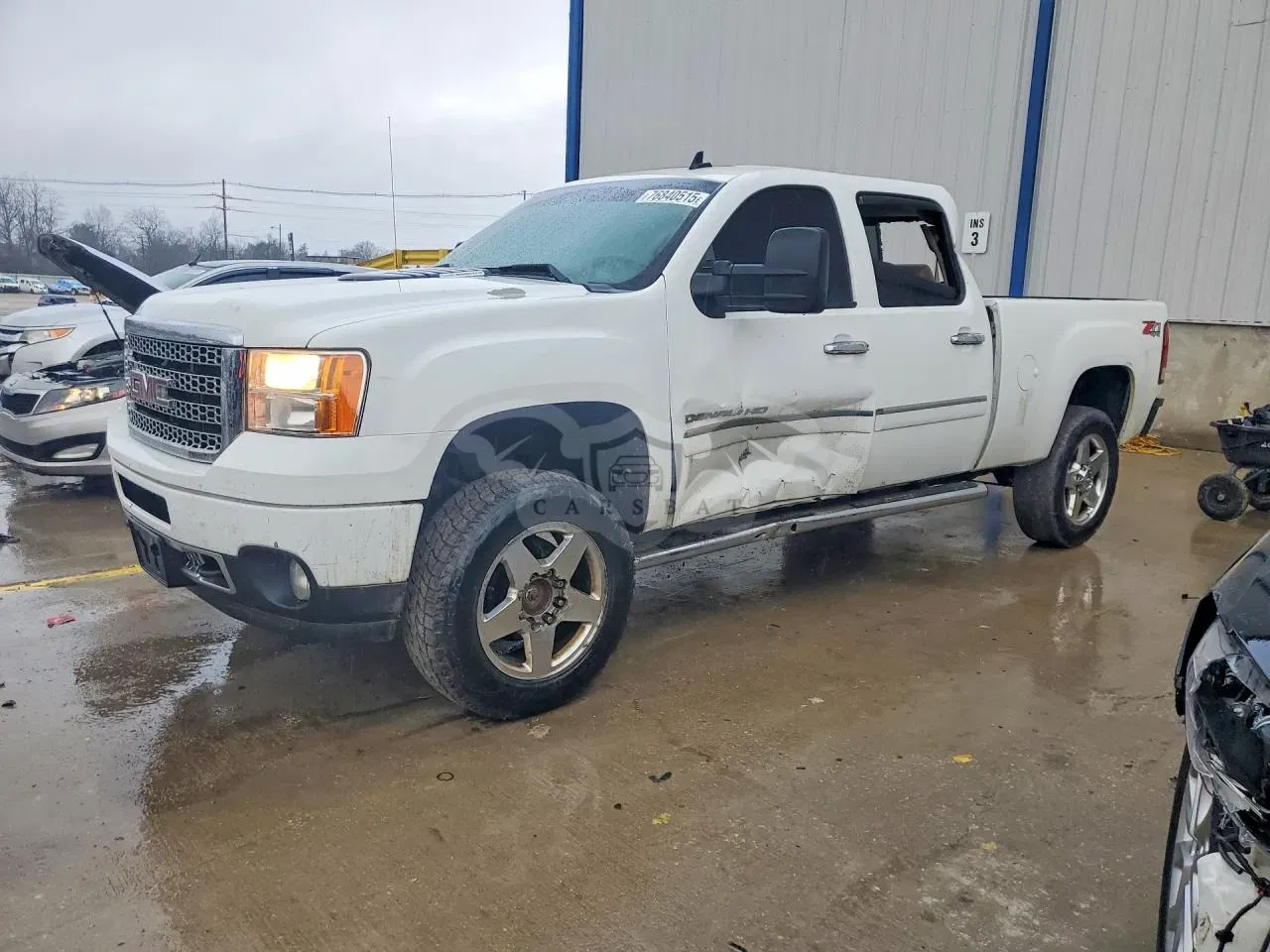 GMC Sierra K2500 DENALI 6.6L 8 2012