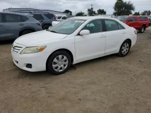 Toyota Camry BASE 2.5L 4 2011