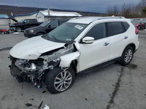 Nissan Rogue S 2.5L 4 2017