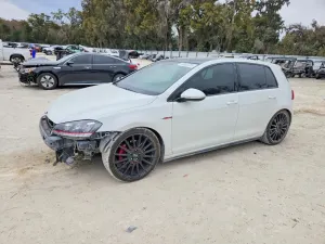 Volkswagen Golf 2L 4 2015