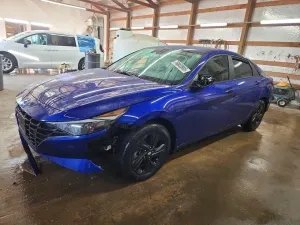 Hyundai Elantra SEL 2.0L 4 2023