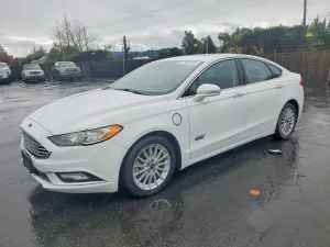 Ford Fusion SE PHEV 2.0L 4 2017