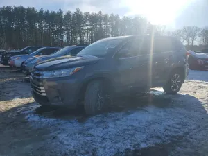 Toyota Highlander SE 3.5L 6 2019