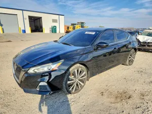 Nissan Altima SR 2.5L 4 2020