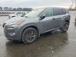 Nissan Rogue S 2.5L 4 2021