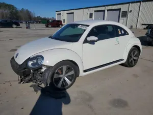 Volkswagen Beetle TURBO 2.0L 4 2013