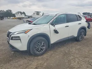 Nissan Rogue S 2.5L 4 2021
