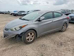 Hyundai Elantra SE 1.8L 4 2015