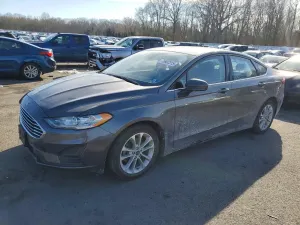 Ford Fusion SE 2.0L 4 2020