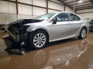 Toyota Camry LE 2.5L 4 2022