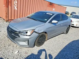 Hyundai Elantra SE 2.0L 4 2020