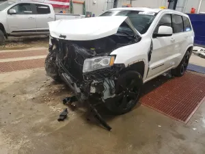 Jeep Grand Cherokee LAREDO 3.6L 6 2015