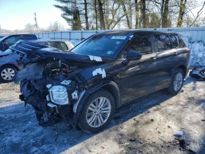 Mitsubishi Outlander ES 2.5L 4 2023