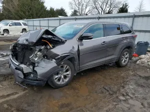 Toyota Highlander LE 3.5L 6 2016