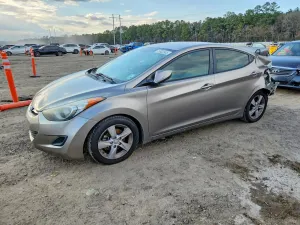 Hyundai Elantra GLS 1.8L 4 2013