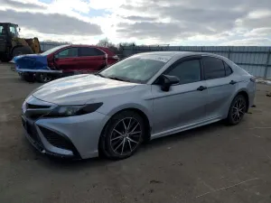 Toyota Camry SE 2.5L 4 2021