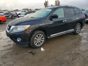 Nissan Pathfinder S 3.5L 6 2014