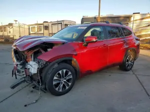 Toyota Highlander L 2.4L 4 2023