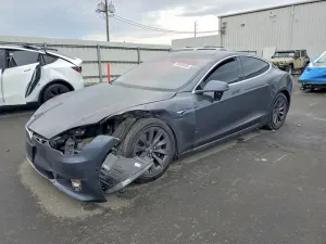 Tesla Model S 2018