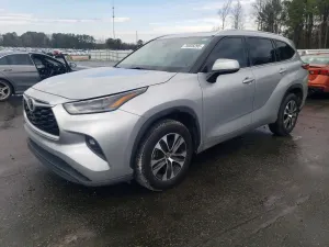 Toyota Highlander XLE 3.5L 6 2021