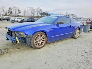 Ford Mustang 3.7L 6 2014