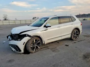 Volkswagen Tiguan SEL R-LINE BLACK 2.0L 4 2023