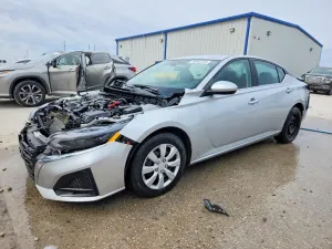 Nissan Altima S 2.5L 4 2023