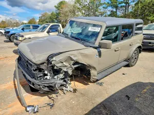 Ford Bronco OUTER BANKS 2.3L 4 2025