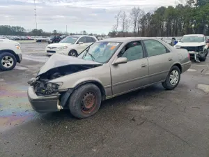 Toyota Camry CE 2.2L 4 2000