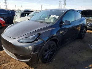 Tesla Model Y 2024