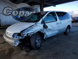Toyota Sienna LE 3.0L 6 2000