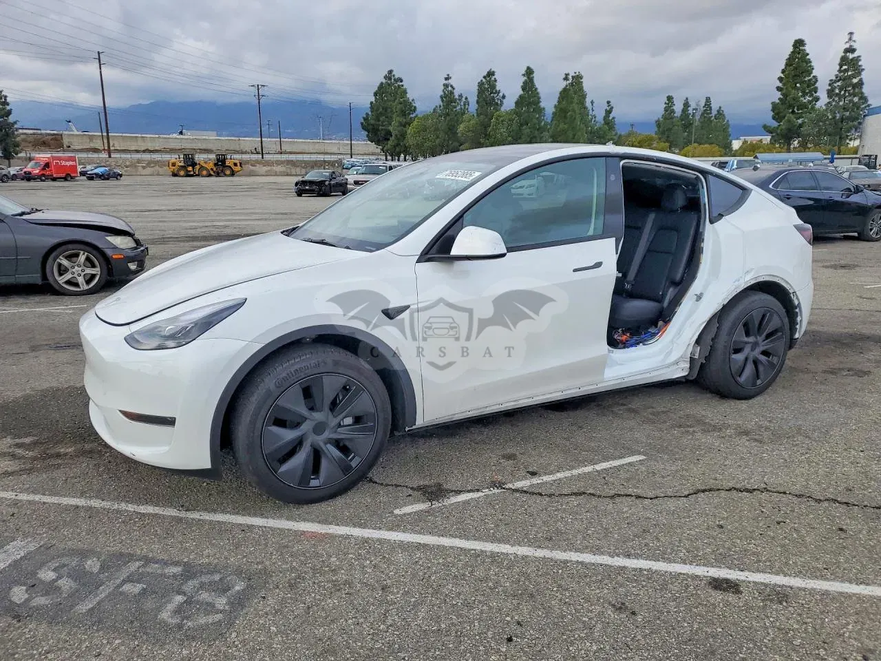 Tesla Model Y 2025