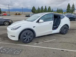 Tesla Model Y 2025