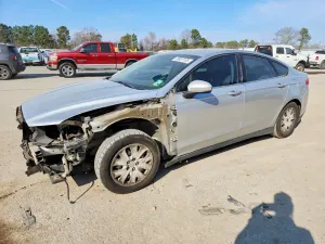 Ford Fusion S 2.5L 4 2013