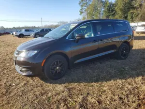Chrysler Pacifica LX 3.6L 6 2017