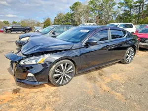 Nissan Altima SR 2.5L 4 2020