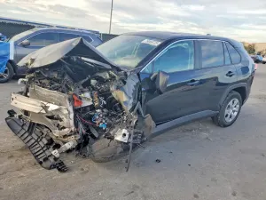 Toyota Rav4 LE 2.5L 4 2024