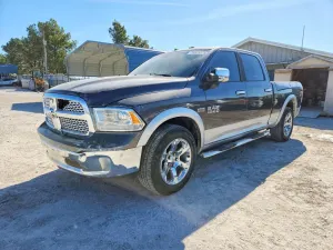 RAM 1500 LARAMIE 5.7L 8 2015