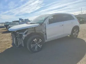 Mitsubishi Outlander ES 2.0L 4 2020