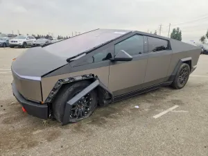 Tesla Cybertruck 2025
