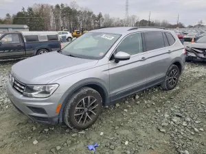 Volkswagen Tiguan SE 2.0L 4 2021
