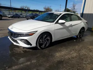 Hyundai Elantra 2.0L 4 2025