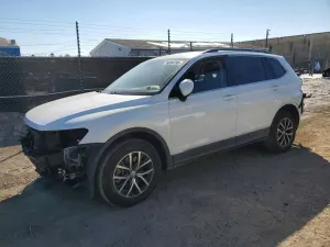 Volkswagen Tiguan SE 2.0L 4 2021