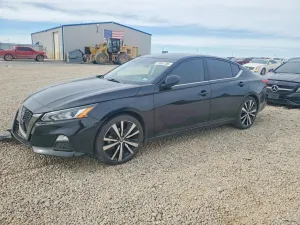Nissan Altima SR 2.5L 4 2022
