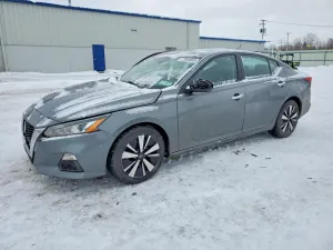 Nissan Altima SV 2.5L 4 2021