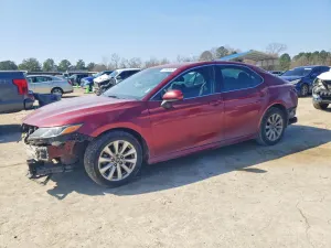 Toyota Camry LE 2.5L 4 2020