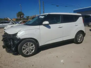 Kia Soul LX 2.0L 4 2020