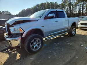 RAM 1500 LARAMIE 5.7L 8 2013