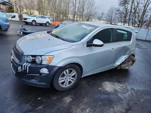 Chevrolet Aveo (Sonic) LT 1.8L 4 2013